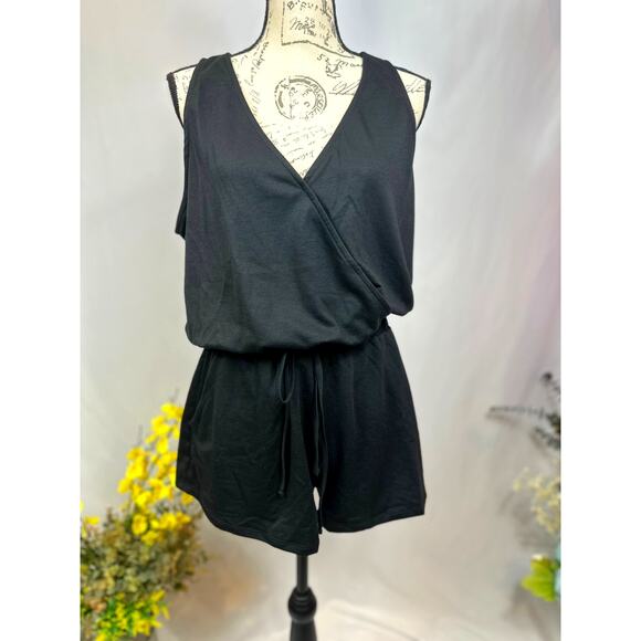 LBLC the Label Lauren Romper Drawstring Waist Pockets Black M - Picture 6 of 16